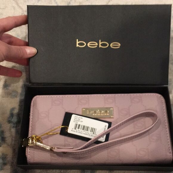 NWT BEBE Alexis ZIP wristlet in Lilac - Picture 7 of 7